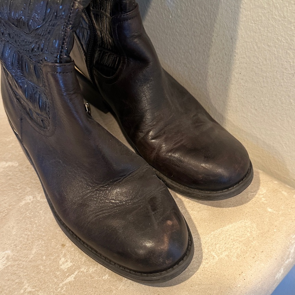 Vince Camuto Brown Croc-Embossed Heeled Boots - Picture 5 of 8